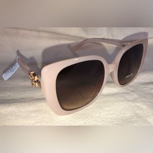 Torrid NWT Blush Cateye Flower Medallion & Smoke Lens Sunglasses